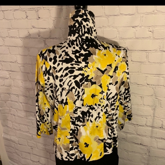 5 for $50 - TONI MORGAN Floral Lightweight Jacket - Picture 3 of 5